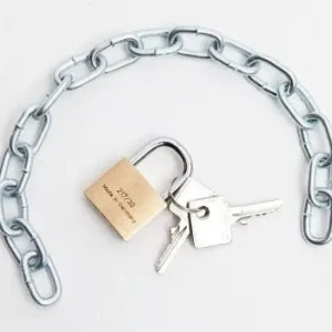 Lucchetto DENIOS con catena per coperchio scatola rete 114-900