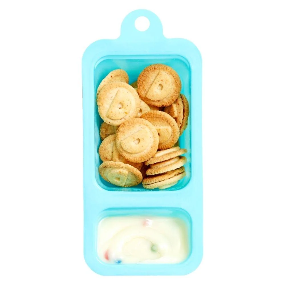Dunkaroos Vanilla Cookies and Vanilla Frosting Whit Rainbow Sprinkles, biscotti con frosting alla vaniglia e confetti colo...