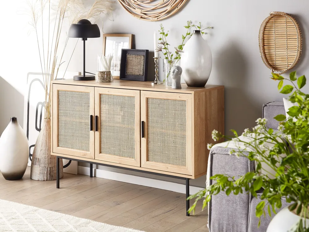 Rattan 3 Door Sideboard Light Wood PASCO per Pranzi Famiglia