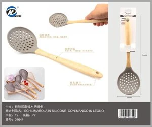 04644 SCHIUMAROLA SILICONE CON MANICO LEGNO