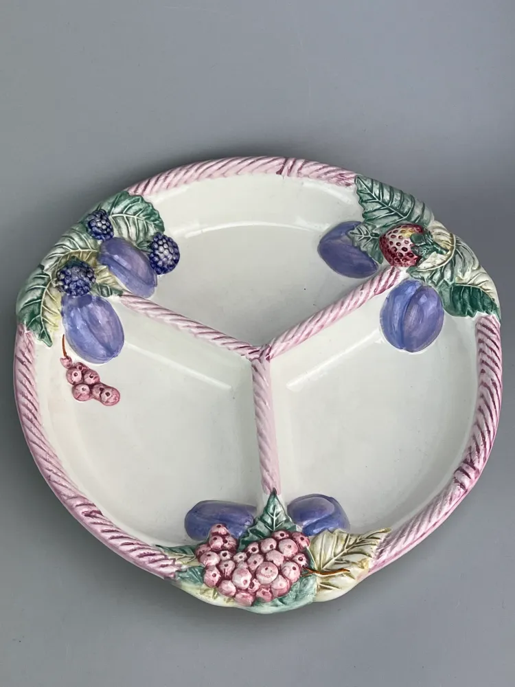 Antipastiera vintage ceramica decorata rilievo con frutta
