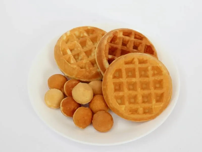 Cbe Biscottiera elettrica per ferratelle dolci e salate Waffle tondi e palline Modello 5050200