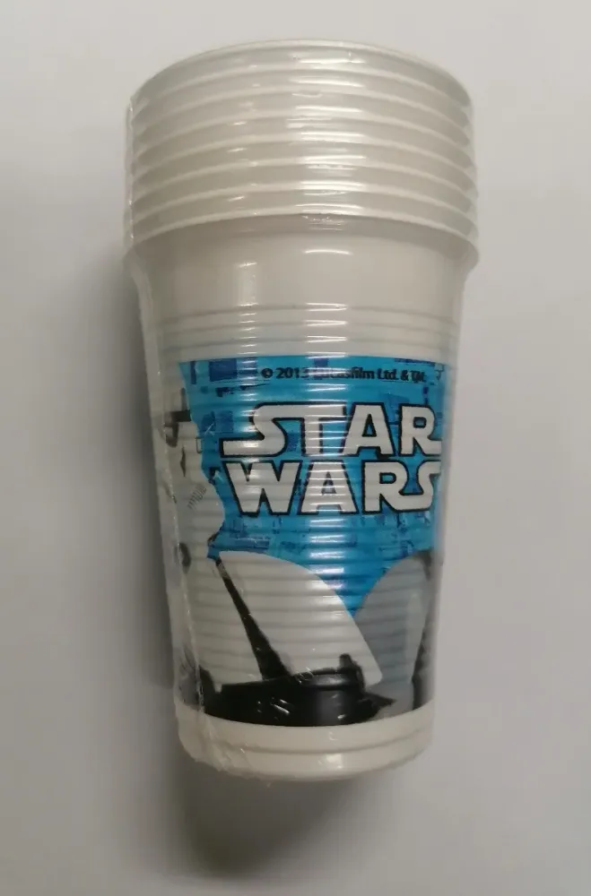 CONFEZIONE 8 BICCHIERI PLASTICA 20CL TEMA STAR WARS