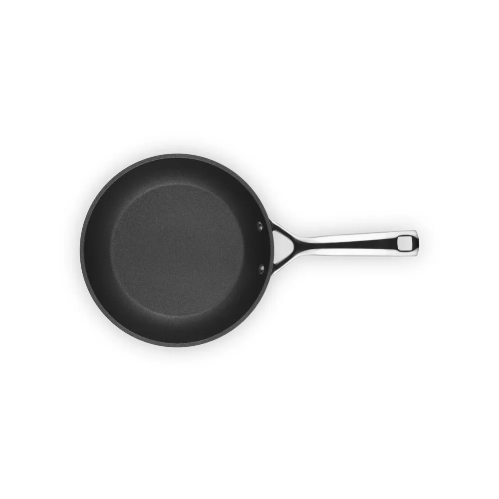 LE CREUSET Padella Bassa Manico Lungo Antiaderente 22cm Alluminio