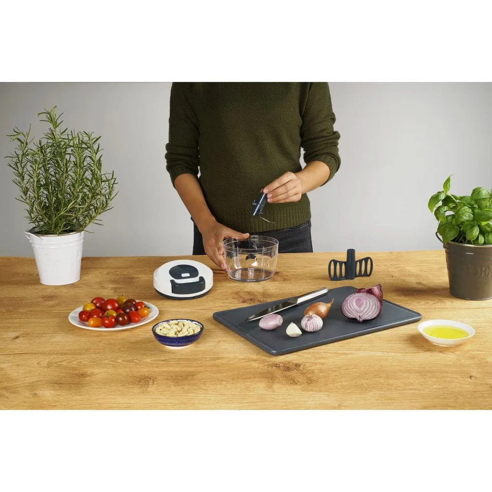 Fackelmann Tritatutto Multifunzione, Linea Easy Prepare, Ideale per tritare cipolle, Noci, Erbe aromatiche, e Altro ø14,5x...