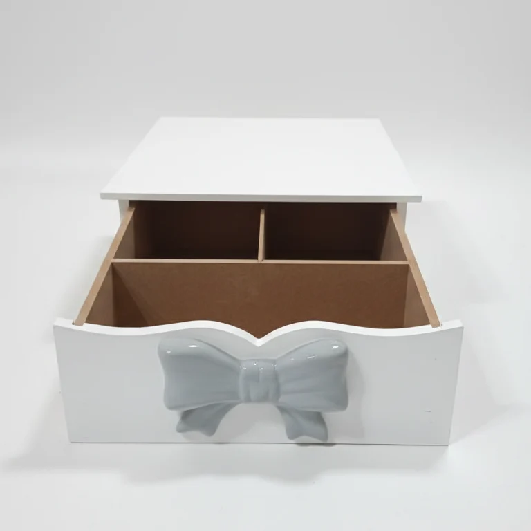 Giardini di Marzo Portacialde Legno Bianco 33x27x10 cm | Cassetto con 3 Scompartimenti Interni | Manico Fiocco Simil Ceram...