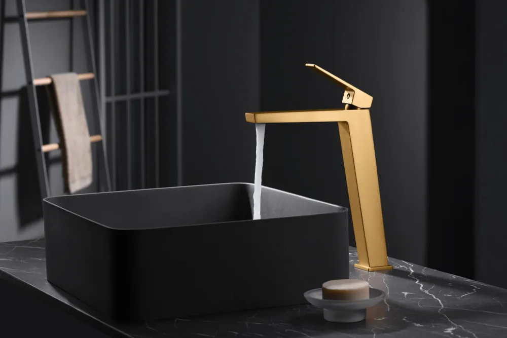 Imex – Rubinetto monocomando alto per lavabo oro spazzolato