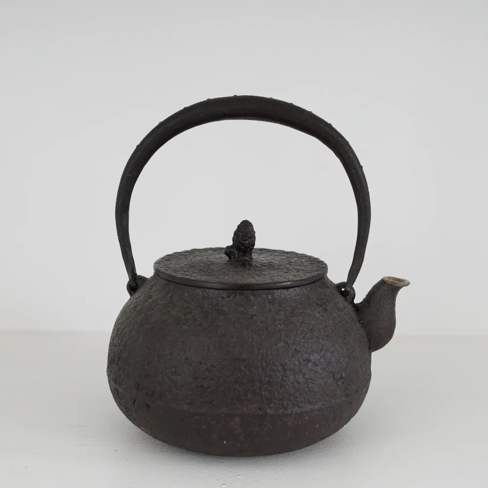 Kettle di ferro / Aori / Copertura naturale