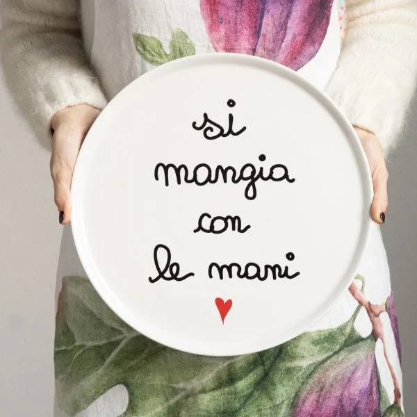 Piatto pizza - Scritta: Si Mangia Con Le Mani 31,5 cm