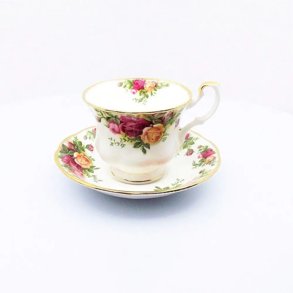 Royal Albert servizio 6 tazzine da tè Old Country Roses porcellana Bone China finiture oro /0897