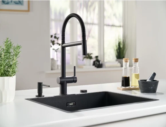 Rubinetto Cucina Estraibile Active Semi Pro 2 Getti MB Nero Opaco Franke 115.0653.409