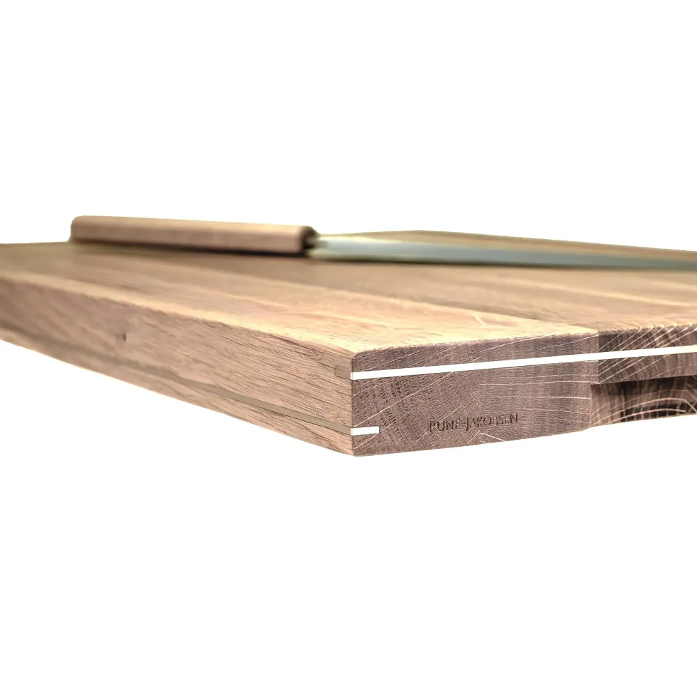 Grounded - Tagliere di 3 cm di spessore con dettagli asimmetrici ottone. Dimensioni da 35x25 cm 60x40 cm. Rune-Jakobsen Wo...