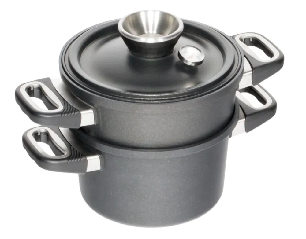Set di pentole, padelle, bottiglie d'acqua e contenitori per cucinare. Induk.D20cm, Vaporiera/Coperchio