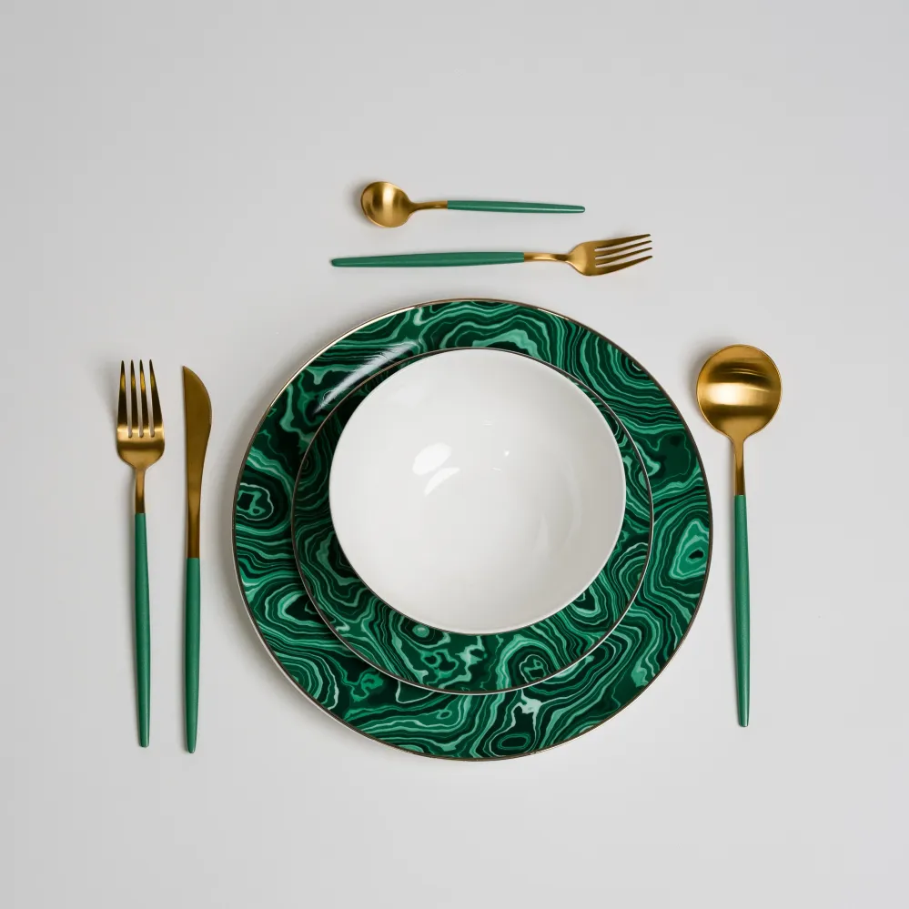 Set di stoviglie ispirato alla pietra naturale