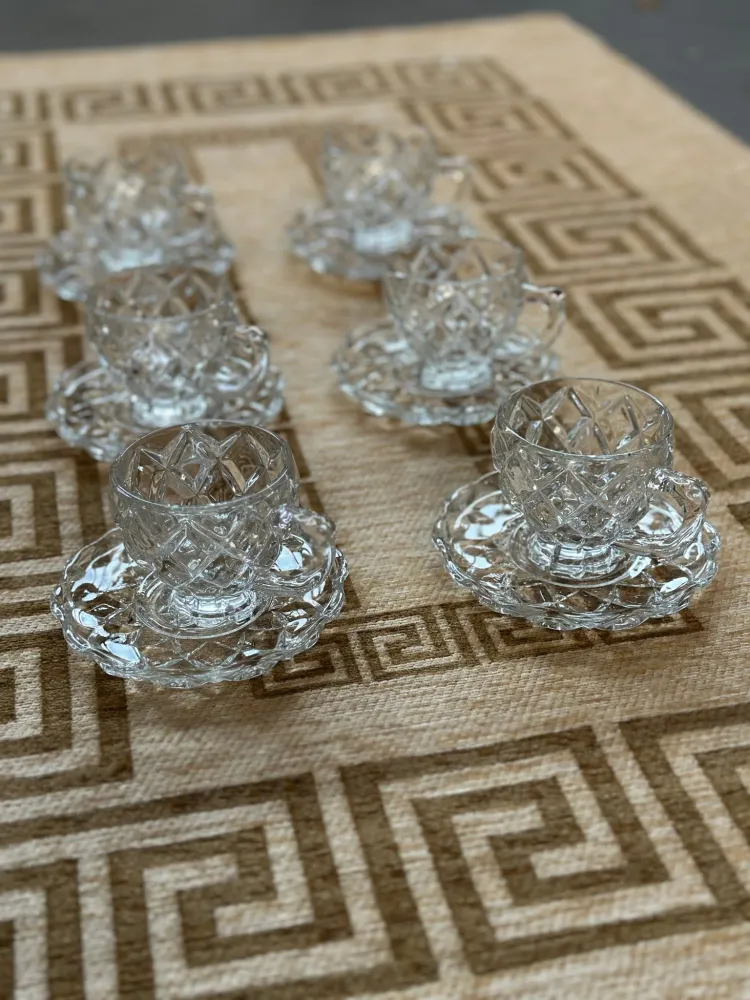 Set di 6 Tazzine da Caffè Vetro Intagliato con Piattino