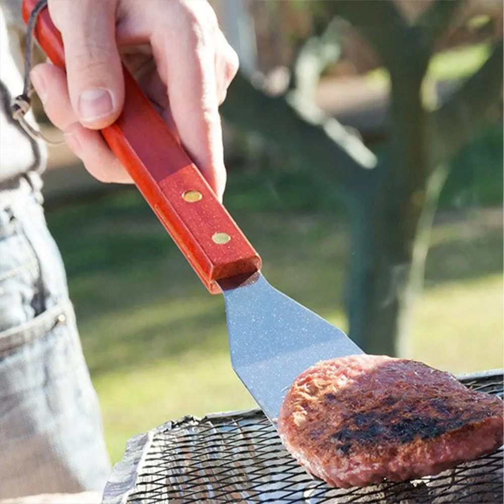 Set Valigetta Con 18 Accessori Per Bbq