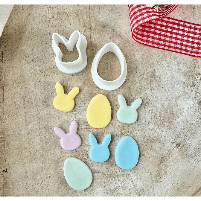 Set/2 Mini Tagliabiscotti Coniglio e uovo