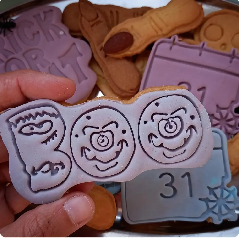 Stampo per biscotti forma di Spavento Boo Halloween (2 pz)