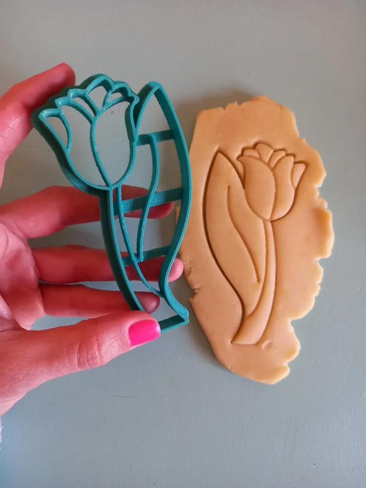 Stampo per biscotti forma di Tulipano con gambo