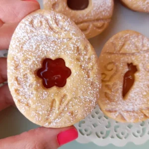 Stampo per biscotti forma di Uovo marmellata fiorellino