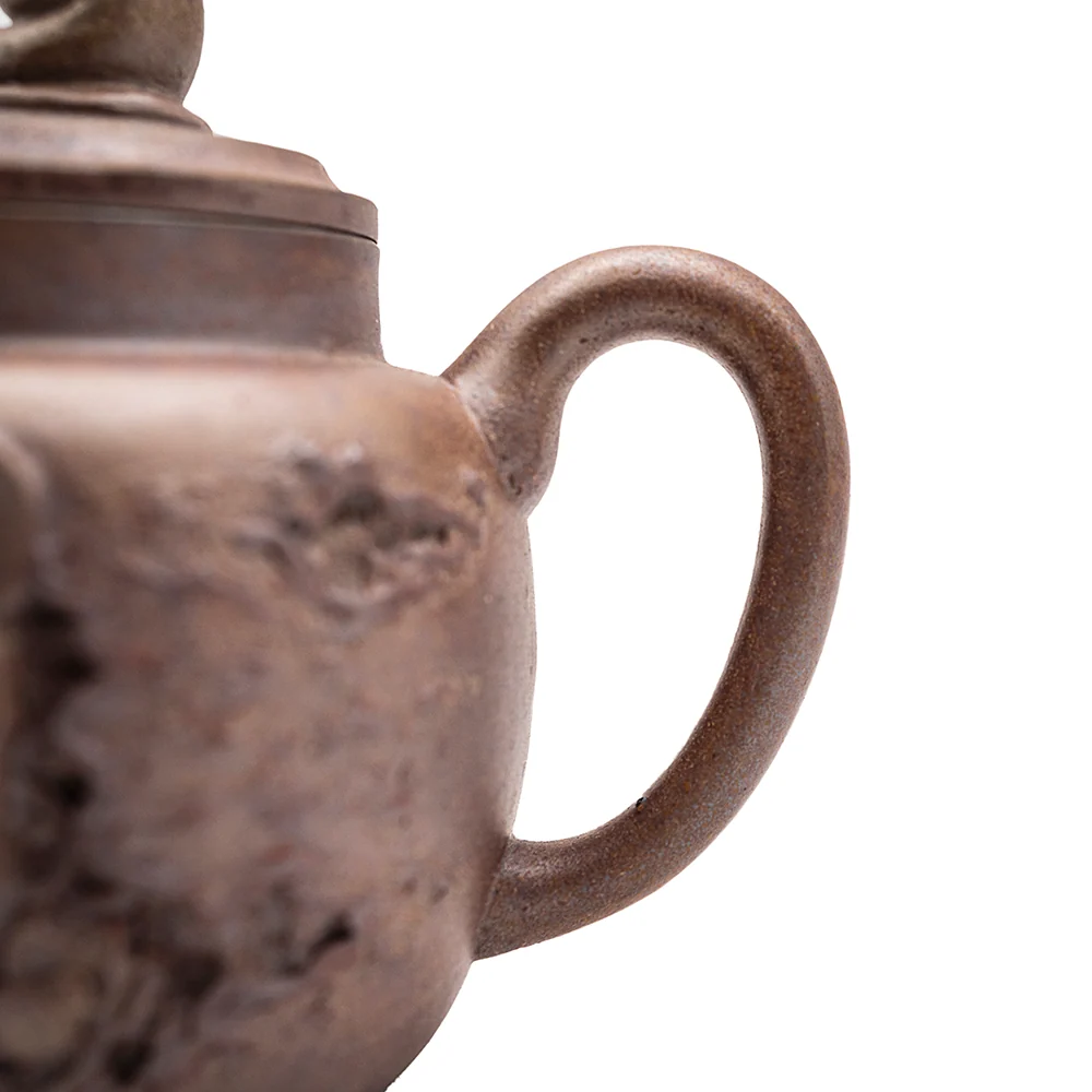Teiera argilla Yixing forma di figura con coperchio piatto, cotta al legno # 94798
