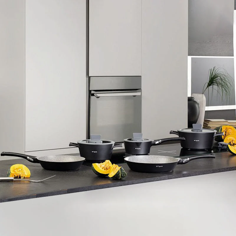 Tognana Ambiziosa Tegame Due Manici 24 cm con Presine