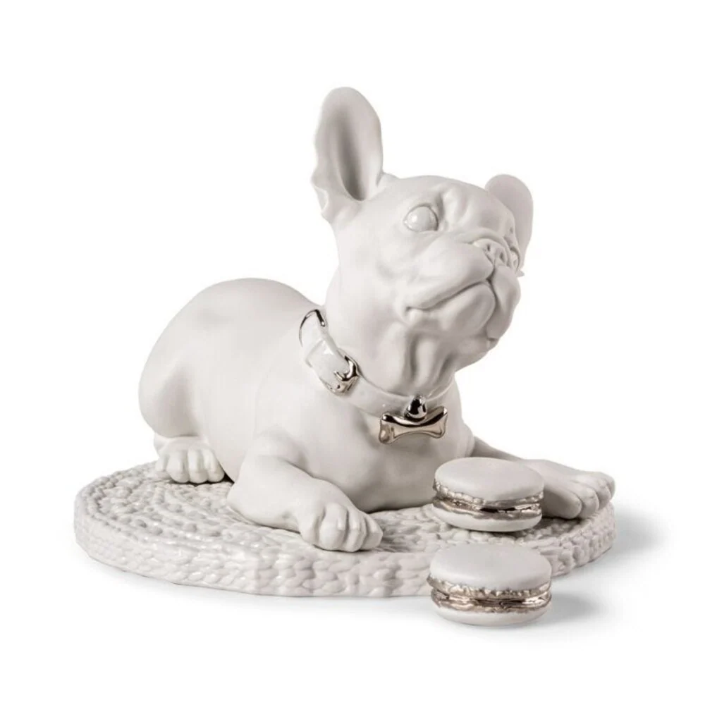 Scultura "Bulldog Francese con Macarons Re-Deco" Lladrò