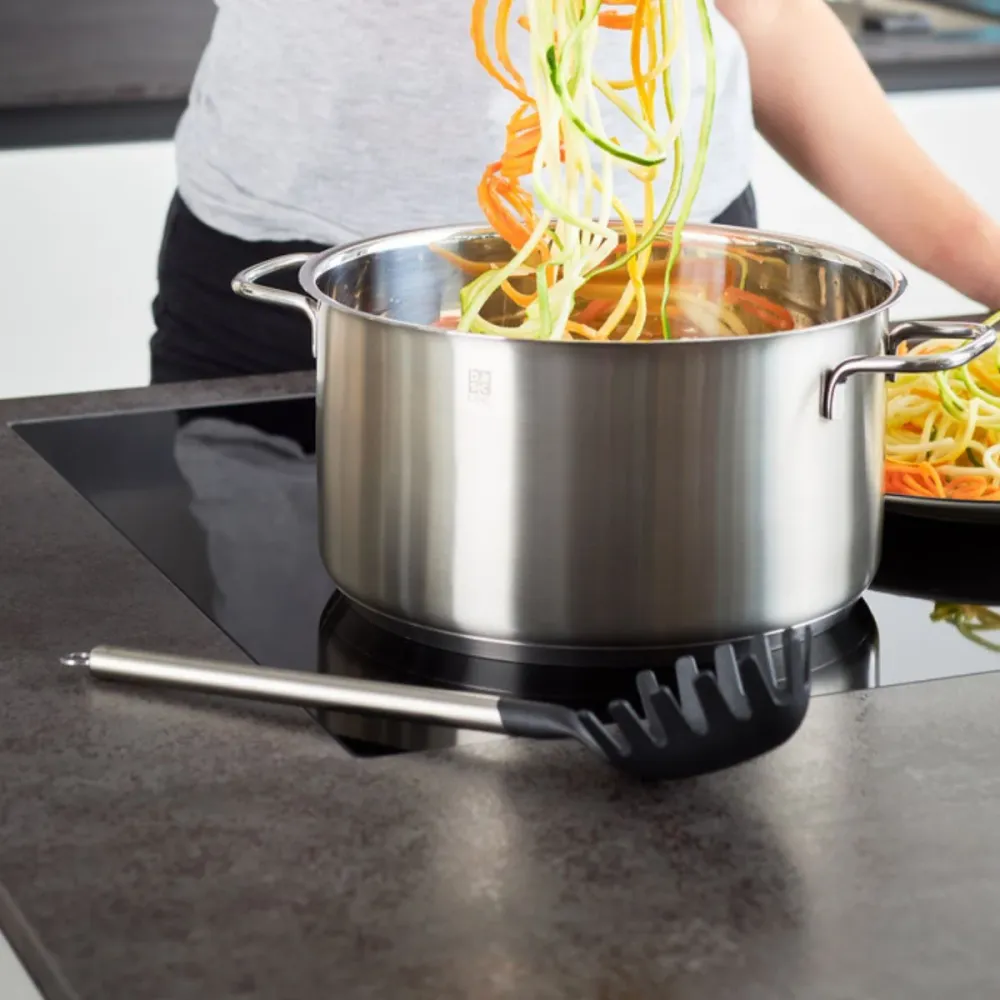 Cucchiaio per pasta poliammide con manico acciaio inox Basic Line Rösle