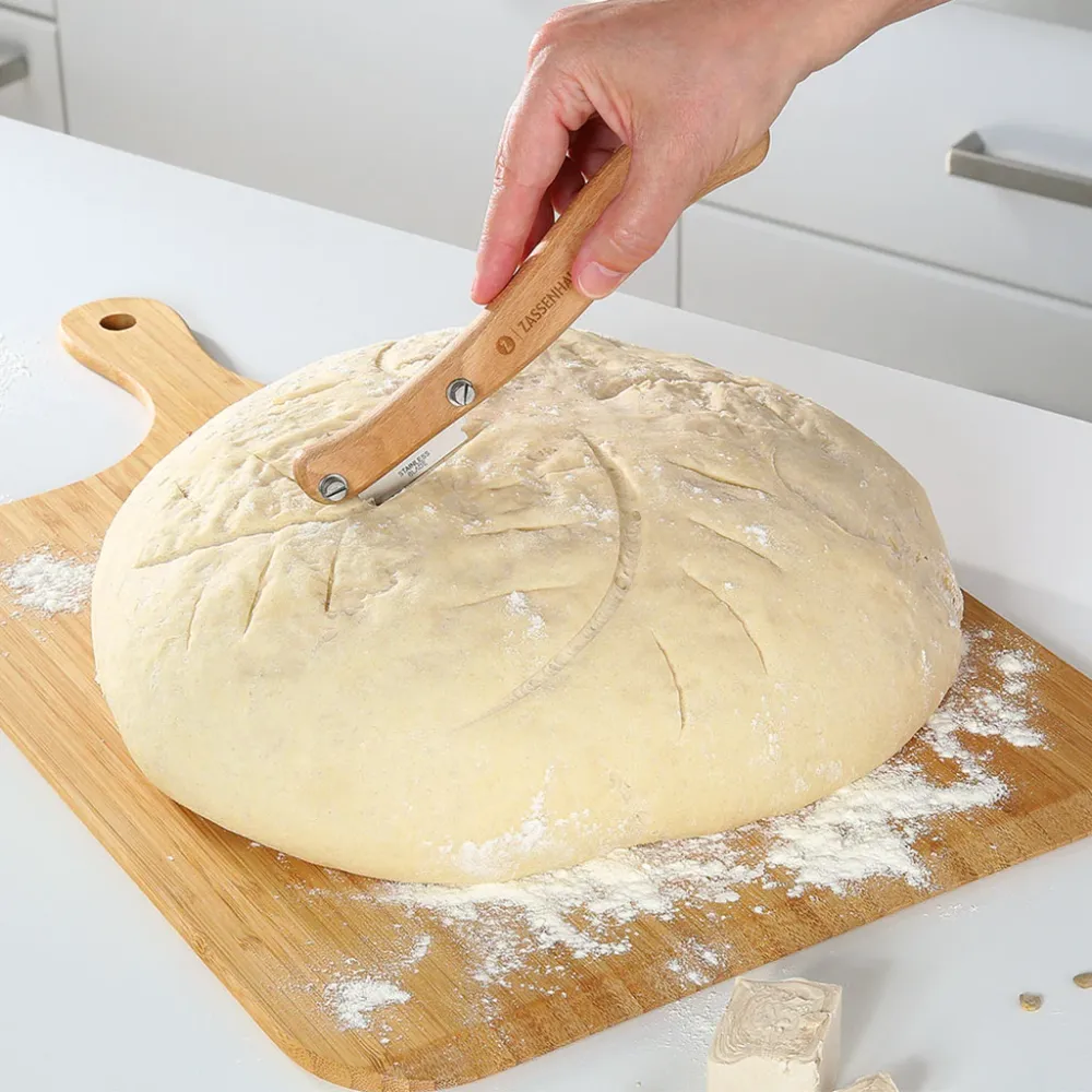 Cuchilla per incidere il pane con manico faggio Zassenhaus