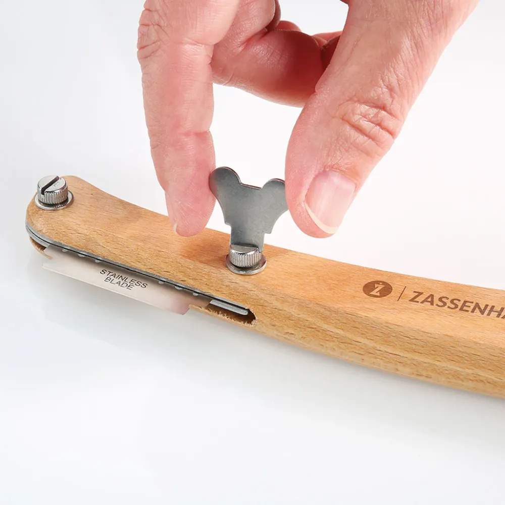 Cuchilla per incidere il pane con manico faggio Zassenhaus