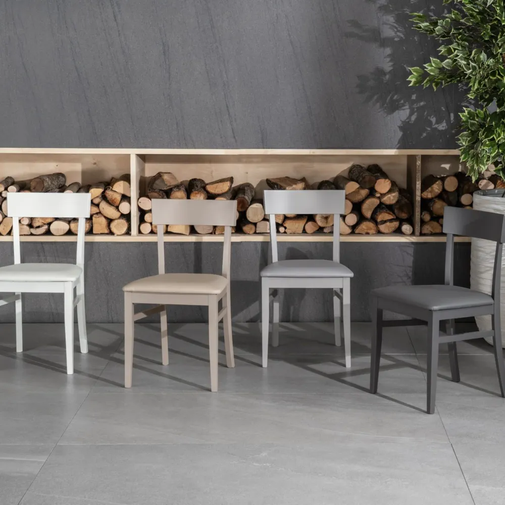 Set di sedie da soggiorno "Siena" legno laccato imbottite moderne cm 44x45 82h