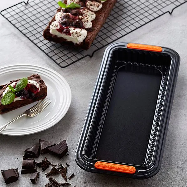 Stampo rettangolare antiaderente Le Creuset con fondo removibile