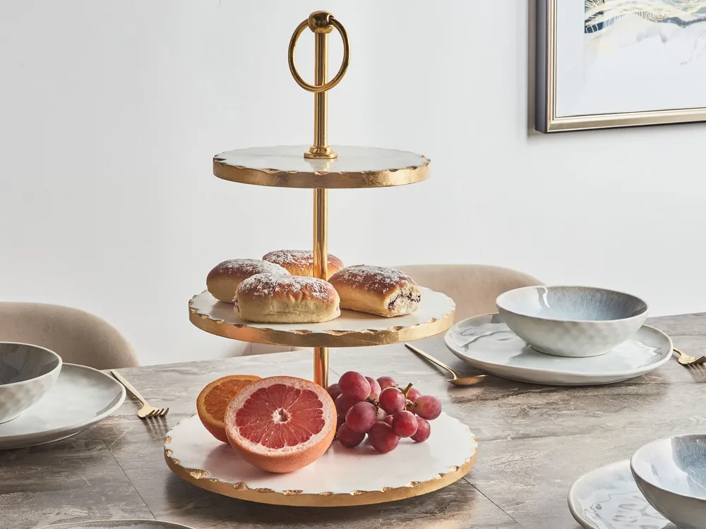 Alzata per torta 3 piani marmo bianco e oro IPATI