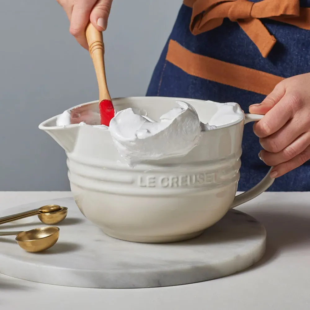 Ciotola ceramica con manico e beccuccio Le Creuset