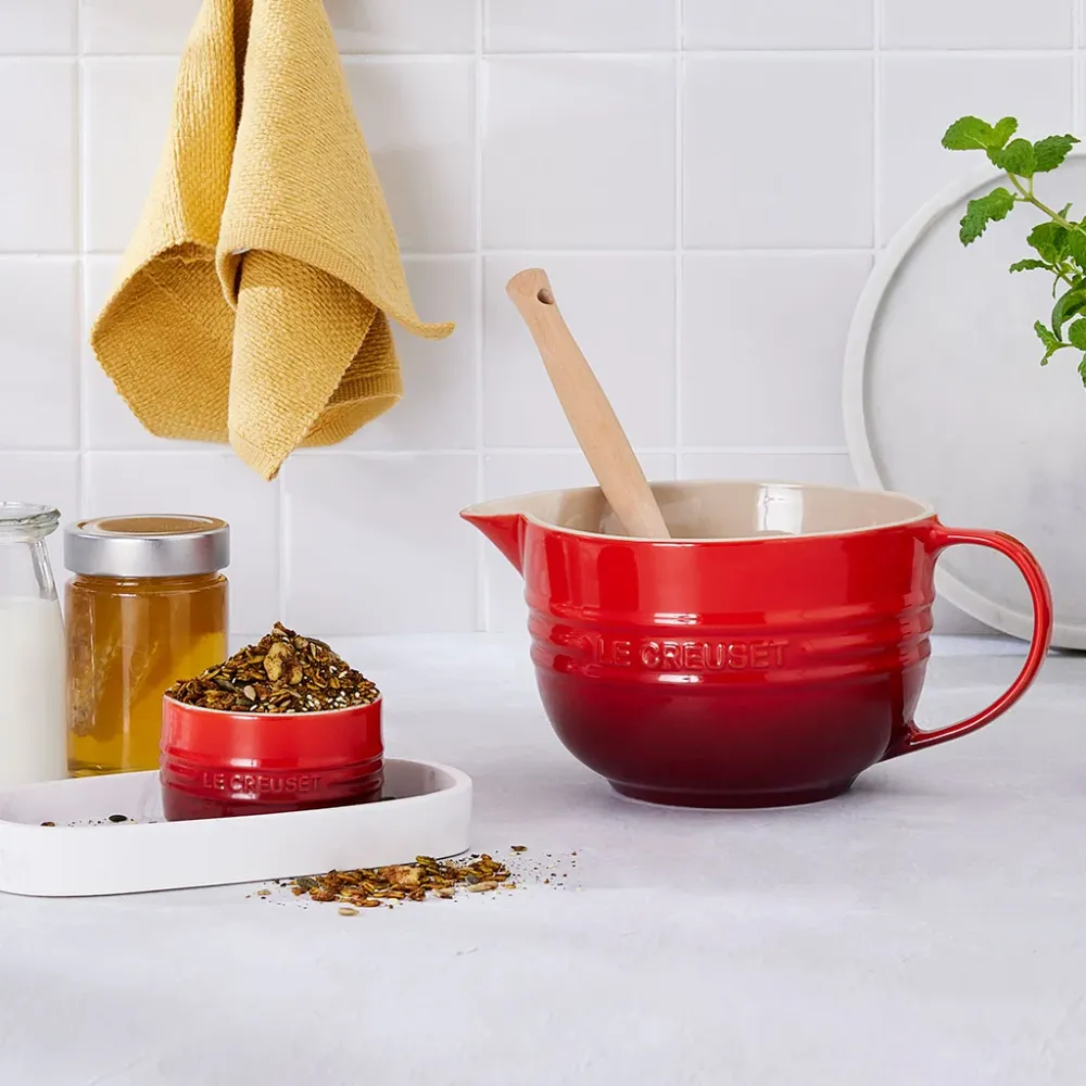Ciotola ceramica con manico e beccuccio Le Creuset