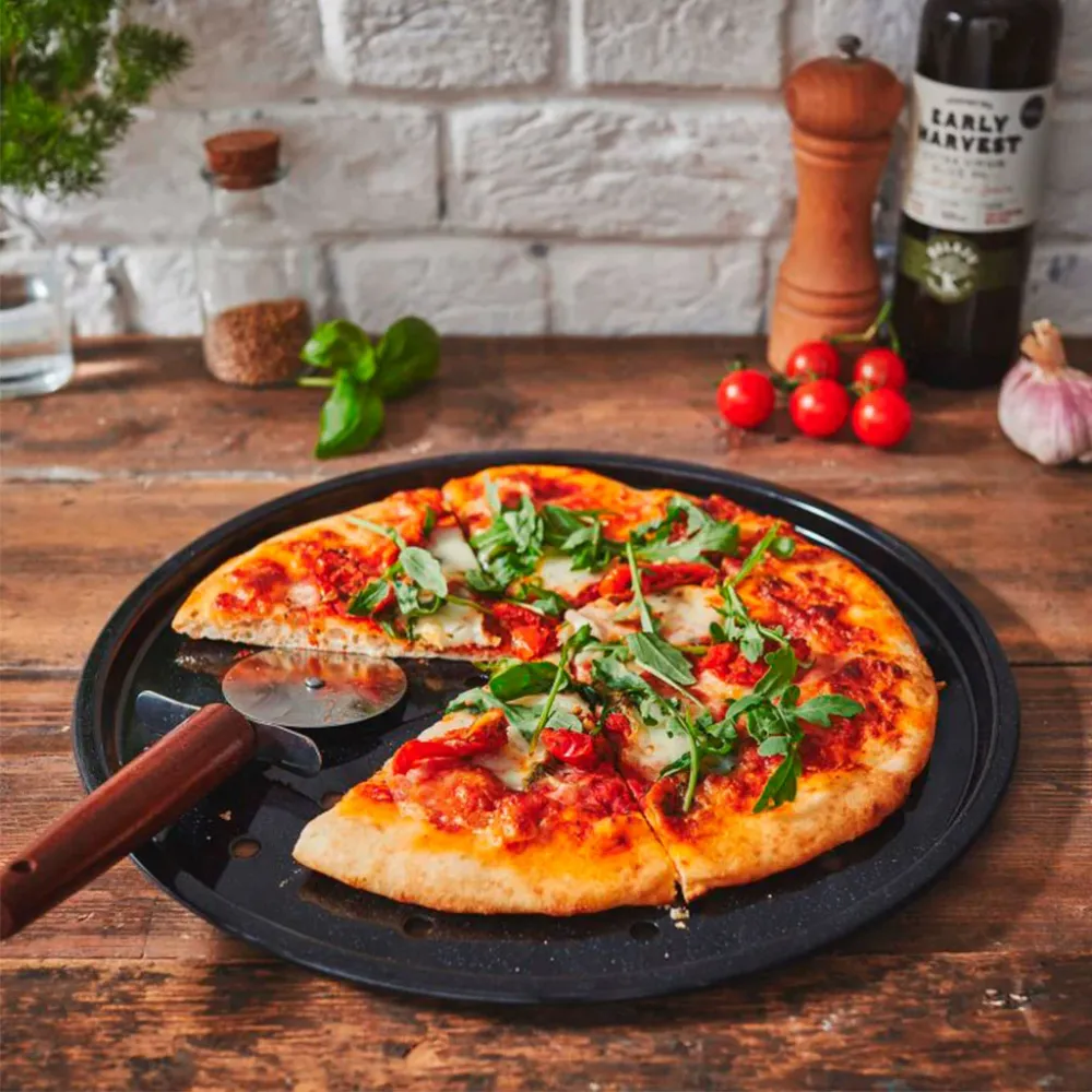 Professionale Teglia per pizza forata smaltata Wham®