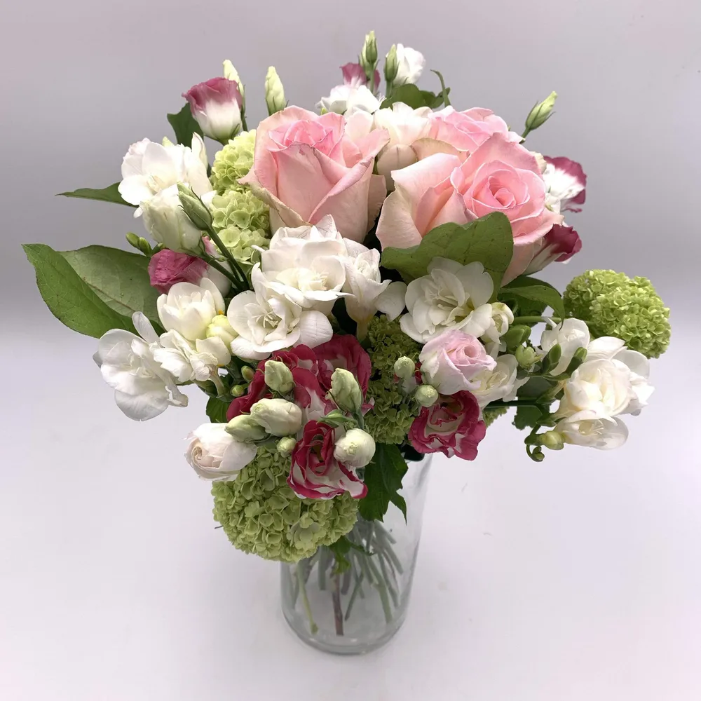 Bouquet Rose Fresie Lisianthus Viburno