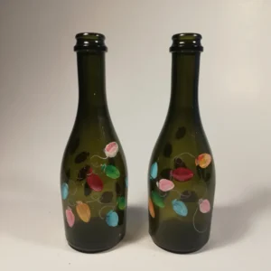 Coppia di bottiglie dipinte
