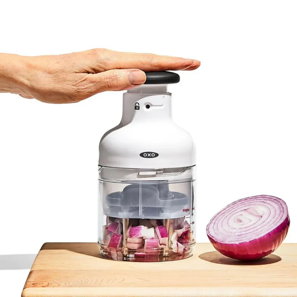Tritatutto manuale OXO di grandi dimensioni