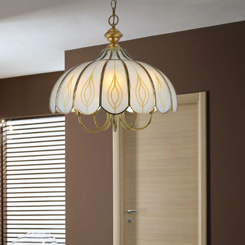 Lampadario sospensione vetro bianco smerlato Lampadario coloniale 3/4/5 luci per sala da pranzo con Design Moderno